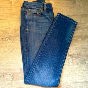 🐳 ‘Vineyard Vines’ jeans!